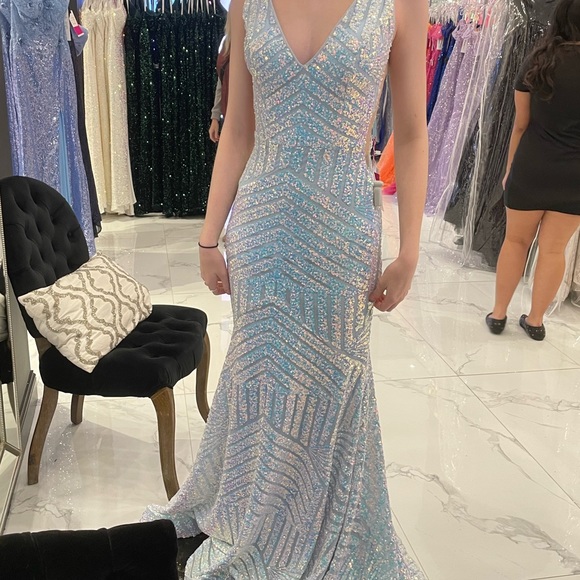 where could i sell my prom dress AZTEC - White Country Chest main image 1